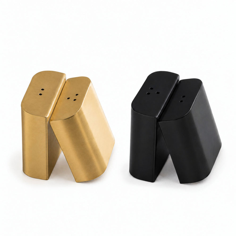 Kitchen Gadgets Gold - ゴールドのステンレス製ペッパーシェイカー、金属製の塩入れ、モダンなデザインの調味料ボトル、キッチン用品、スパイス保存瓶。