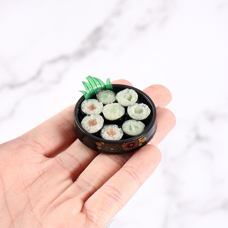 ミニゴールドパターン寿司盛り合わせ日本の弁当ミニチュア模造食 - Kitchen Gadgets Gold のレビューと価格