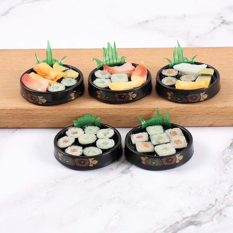 ミニゴールドパターン寿司盛り合わせ日本の弁当ミニチュア模造食 - Kitchen Gadgets Gold のレビューと価格